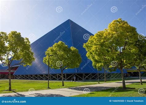 Walter Pyramid editorial stock photo. Image of seats - 166695583