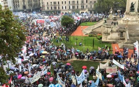 Masiva Movilización En El Centro Porteño Contra La Política Económica De Macri Nueva Ciudad