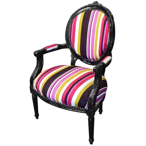 Fauteuil Louis XVI de style baroque tissu rayé multicolore et bois noir