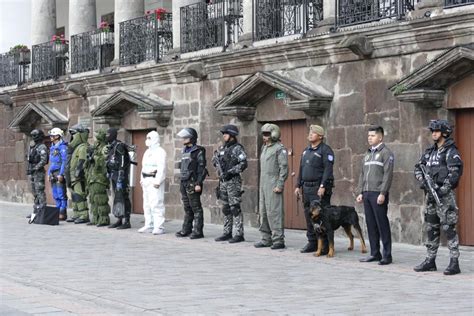 Policía Ecuador on Twitter CrnlHenryPonce dir Seguridad Policial