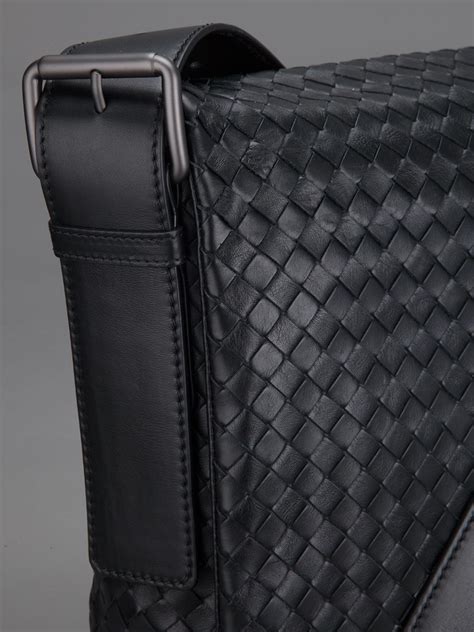 Lyst Bottega Veneta Intrecciato Messenger Bag In Black For Men