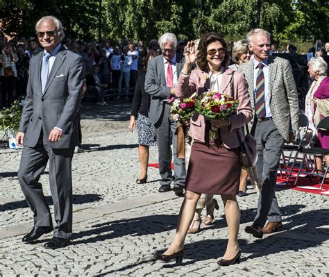 Photo Le roi Carl XVI Gustaf de Suède et la reine Silvia en tournée