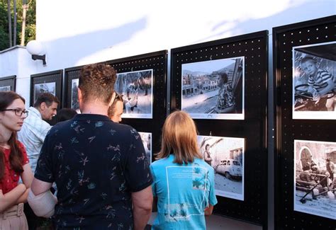 Ratne fotografije Mostara autora Wade Goddarda izložene u gradu na