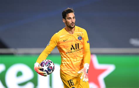 Psg Mercato Paris Plans To Sell Veteran Goalkeeper Rico Under One