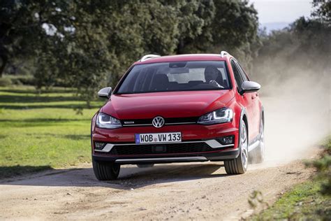 VW Golf Alltrack im Test Höher gelegter Golf Kombi mit Allrad DER