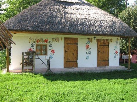 Петриківська Хата - Ukrainian house decorated with Petrykivka designs ...