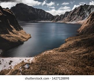 Mt Pinatubo Aerial View Stock Photo 1427128898 | Shutterstock