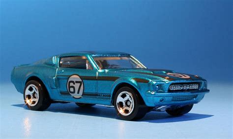 Hot Wheels 67 Shelby GT500 2013 Muscle GTA