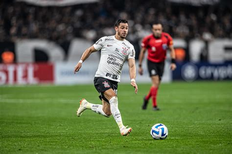 Giuliano Explica Como Boa Fase Auxilia Elenco Do Corinthians A