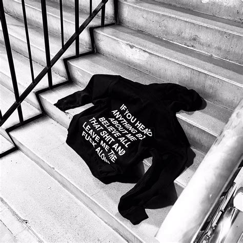 FUCK ALONE POLERÓN capucha canguro MIGURAS