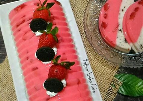 Resep Puding Susu Strawberry Oreo Merah Putih Oleh Siska Dian