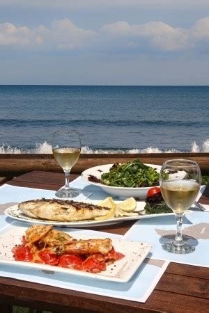 5 Amazing Seafood Restaurants in Myrtle Beach - Myrtle Beach Real ...