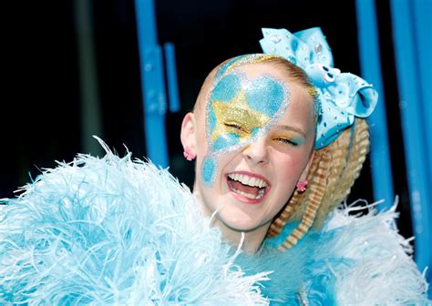 Openly 🏳️‍🌈 No Twitter 1️⃣ Jojo Siwa 💃 The Youtube Star Was Crowned