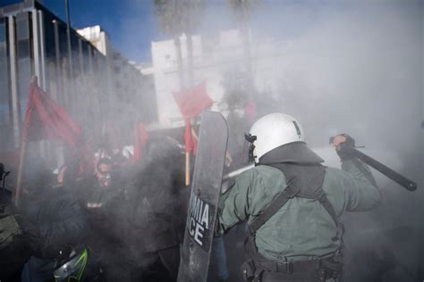 Les manifestations étudiantes à Athènes deviennent violentes et