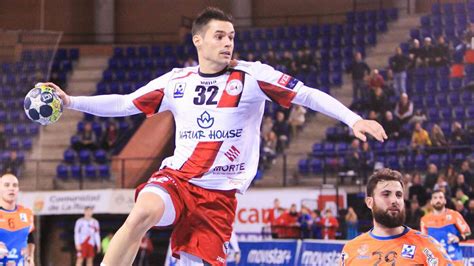 Balonmano El Naturhouse Se Juega La Clasificaci N Ante El Metalurg El