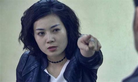 Táo Vân Dung vừa khoe con dâu xinh đẹp từng có 1 đời chồng U40 vẫn mặc bikini khoe đường