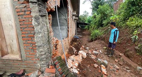 Heboh Tanah Di Wonosalam Jombang Retak Dan Amblas Belasan Rumah Warga