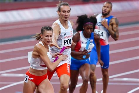 Tokio Natalia Kaczmarek W P Finale Biegu Na M Medal Zdj