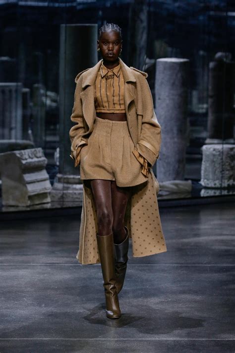 Défilé Fendi automne hiver 2021 2022 Prêt à porter Madame Figaro