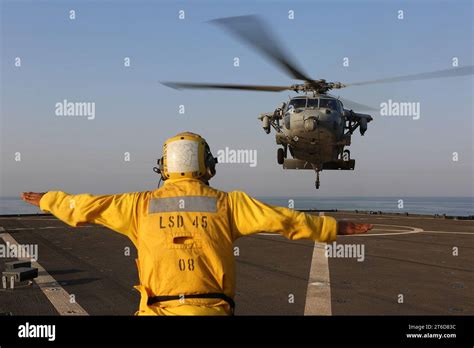 USS Comstock (LSD 45) 140920 Stock Photo - Alamy