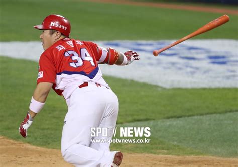 Spo 현장 선제 투런 최형우 한화 샘슨 상대 시즌 16호 홈런