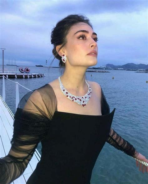 Esra Bilgiç Güzel kadınlar Kadın Ünlüler