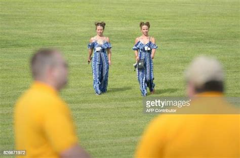 Twins Gather For Annual Festival In Ohio Photos And Premium High Res Pictures Getty Images