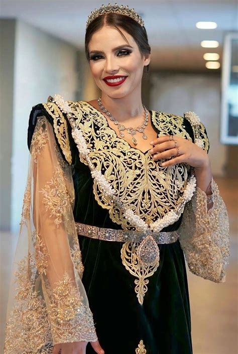 Traditional Algerian Gandoura Katifa Mejboud Embroidery