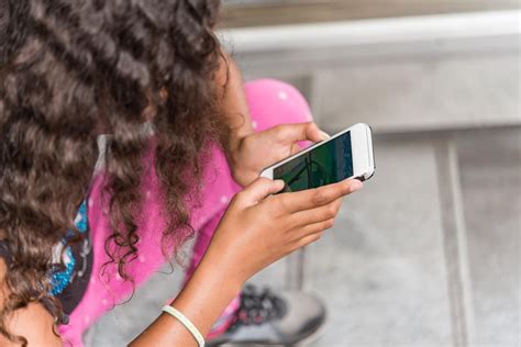 As Smartphone Use May Be Linked To Earlier Puberty How Is Too Much