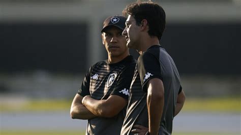 Auxiliado Por Ricardo Resende Lucio Flavio Vai Comandar Botafogo At