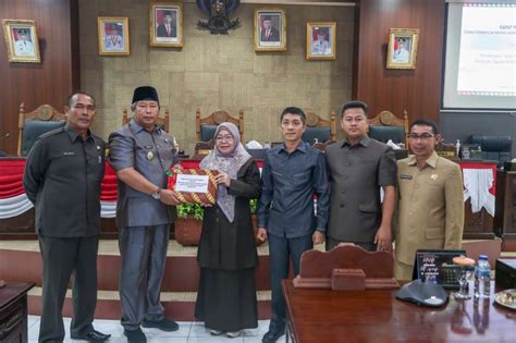 Dprd Anambas Menerima Nota Keuangan Ranperda Apbd Dari Bupati