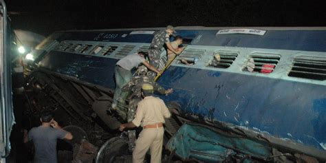 Scontro Tra Due Treni In India Almeno Morti E Feriti