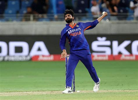 Jadeja Out Of Asia Cup With Knee Injury Axar Patel Replaces Him