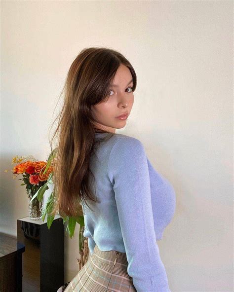 Sophie Mudd Scrolller