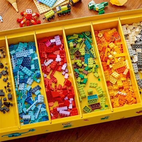 Lego® Classic 11020 Stavíme Společně Maxíkovy Hračky