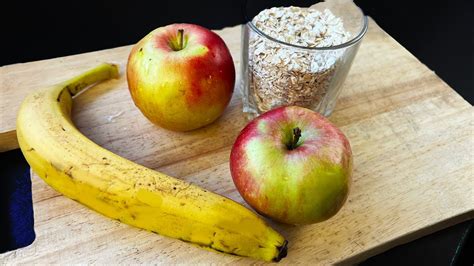 Hast du Haferflocken Äpfel und Bananen Ich esse das jeden Tag zum