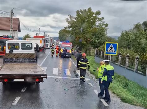 Accident Pe Dn E Huedin Oradea N Zona Gheghie Circula Ia Este