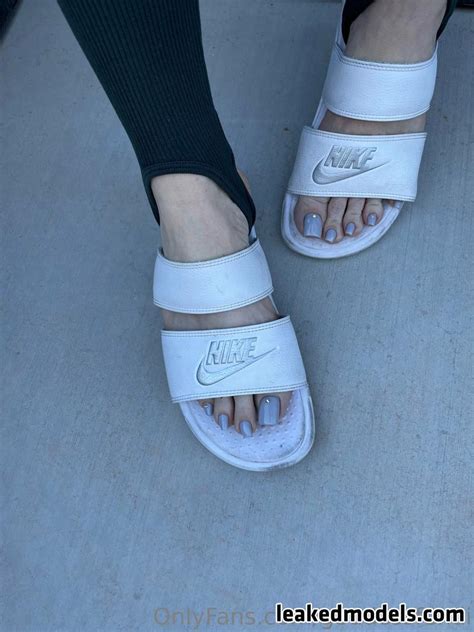 Goddessfendi Nude 15 Photos Leakedmodels The Fappening News