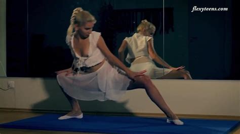 Elena Proklova Bending Naked Gymnast Porn Videos