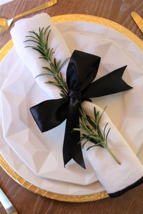 46 Creative Wedding Napkin Rings For Your Tablescape Weddingomania