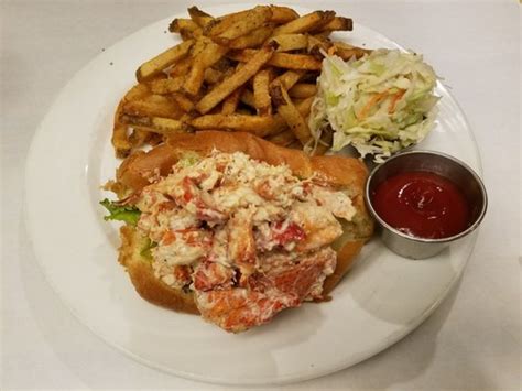 STURBRIDGE SEAFOOD - 484 Photos & 512 Reviews - 376 Main St, Sturbridge ...