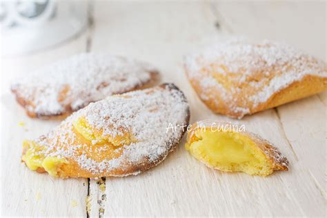 RAVIOLI DOLCI ALLA CREMA PASTICCERA Biscotti Ripieni