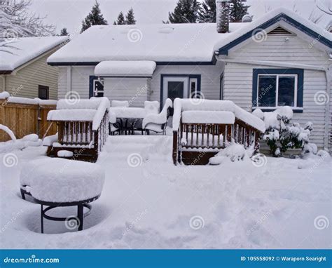 Snow Day SE Portland or USA_ Portland Area Hit with Historic Snowfall -1/11/2017 Stock Photo ...