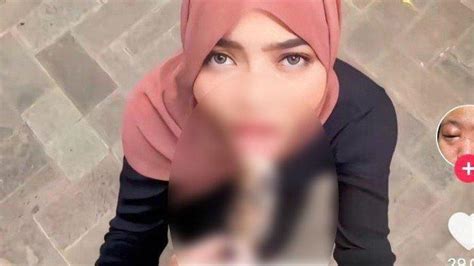 PROFIL Oklin Fia Viral Konten Jilat Es Krim Dengan Cara Tak Senonoh