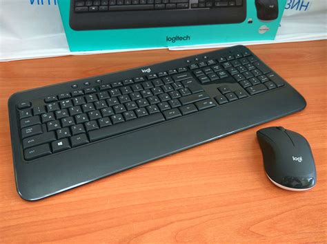 Комплект с беспроводной мышью и клавиатурой Logitech Wireless Combo ...