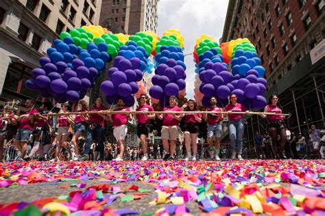 Hunderttausende Bei Pride Paraden In Den USA