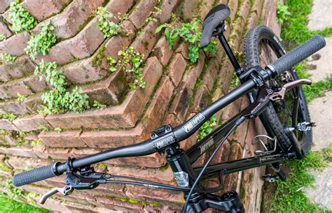 The Best Mtb Handlebars A Buyers Guide Singletracks Mountain Bike News