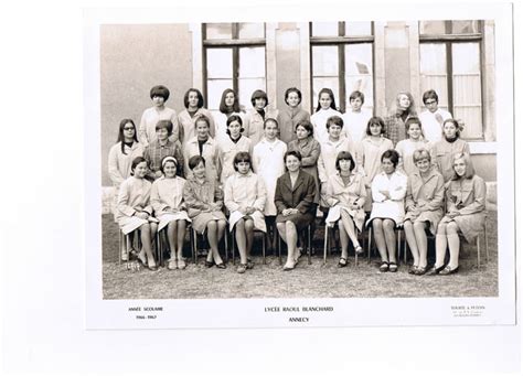 Photo de classe 1ère A2 ou A4 de 1966 Lycée D état De Jeunes Filles