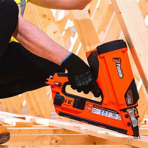 Paslode 906500 IM350 Gas Framing Nailer 1x2 1Ah Battery Available