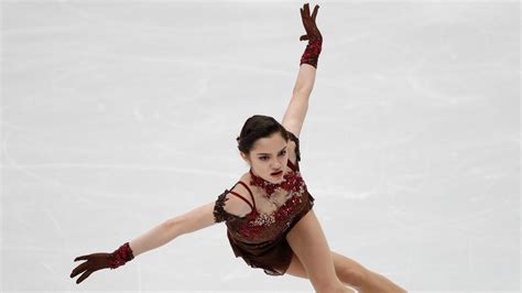 Success of Russia’s Female Figure Skaters Takes a Toll in Injuries and Stress - The New York Times